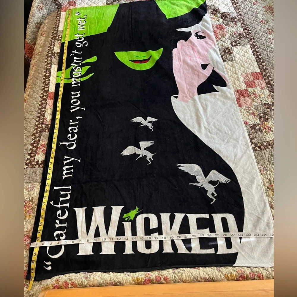 HTF Broadway Musical “WICKED” BeachTowel & Special Ed. People Magazine 1/26